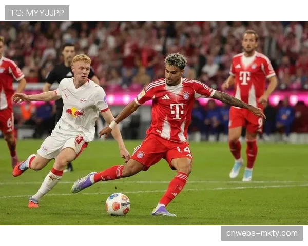 数据分析：对比两支决赛潜在球队——拜仁的持续压迫与巴黎的爆发式反击